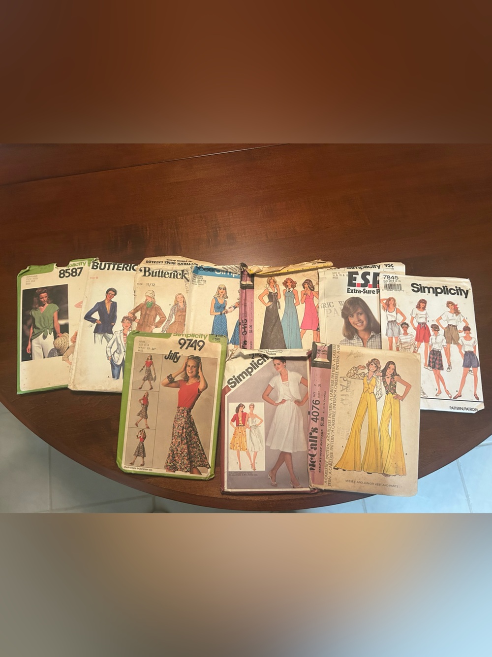 Vintage Sewing Pattern Collection - Women Dresses plus from the 70s